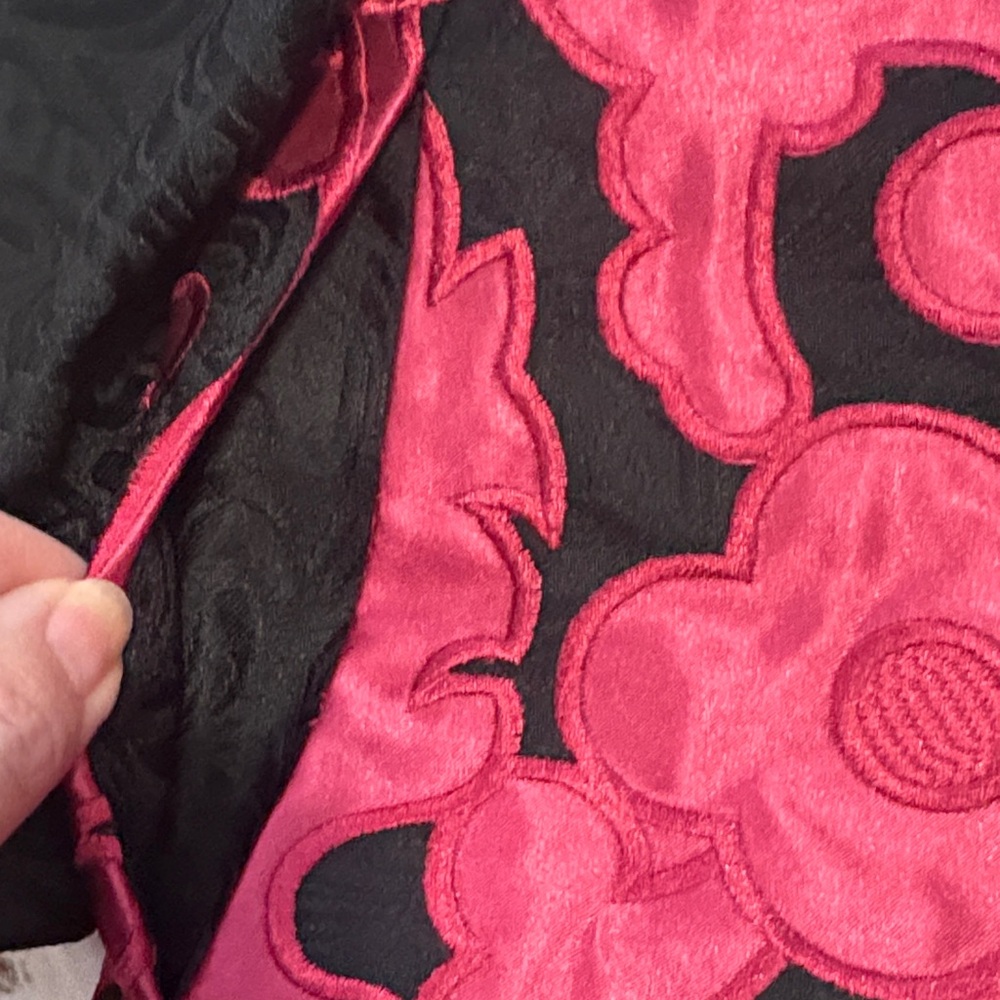 Grace Chuang of New York, Elegant Black and Pink Floral Blazer, Size Medium - Picture 10 of 11
